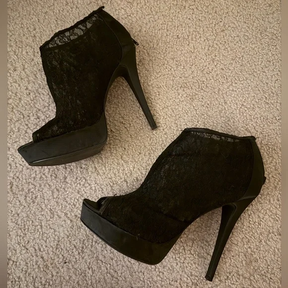 Black Lace Peep Toe Stiletto Heels - Picture 1 of 4
